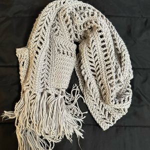 Gray Chunky Knit Scarf with Pockets
